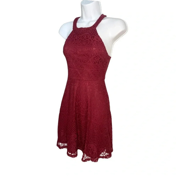 Burgundy Lace Halter Dress - Size XS - Elegant Sleeveless Fit and Flare - Rewind - Picture 3 of 8